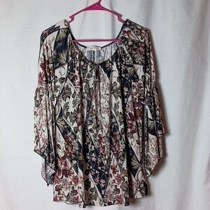 Late August Women's Floral Split Sleeve Peasant Blouse